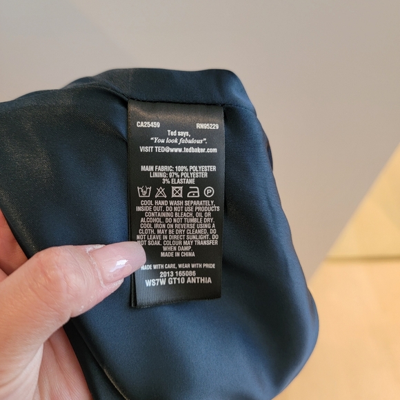 ❤️TED BAKER NAVY BLUE FLORAL SHORT - Picture 9 of 9